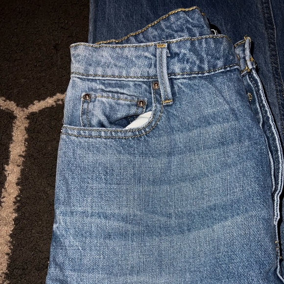 BDG Light Wash Distressed Raw Hem Wide Leg Blue Jeans Size 29 - Picture 2 of 8